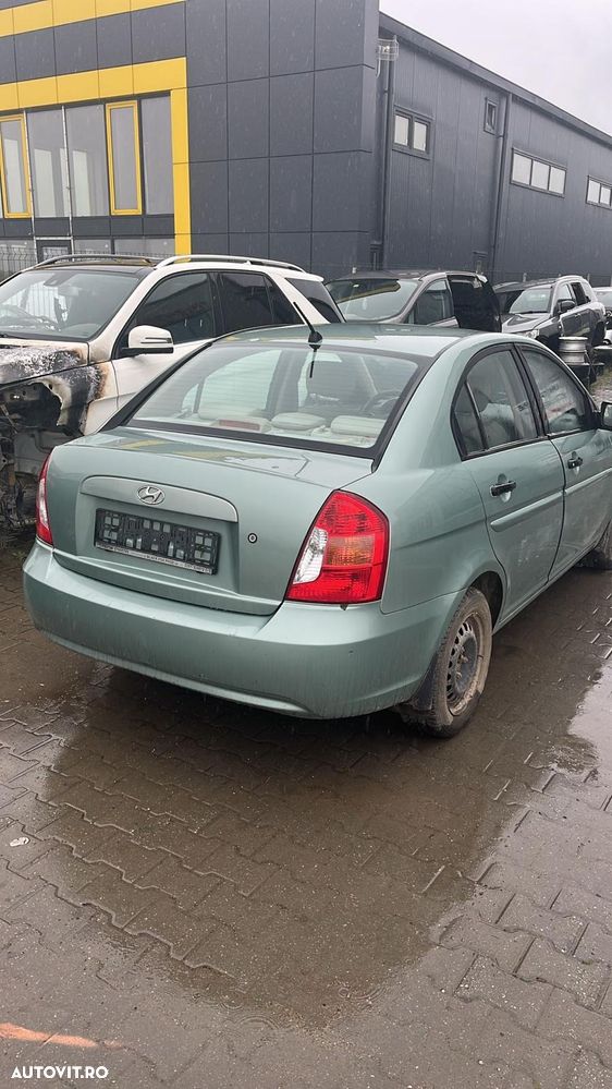 Dezmembram Hyundai Accent 1.5 diesel din 2008 - 3