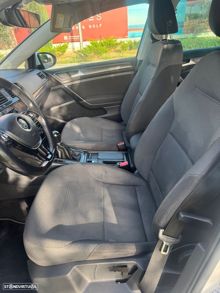 VW Golf - 9