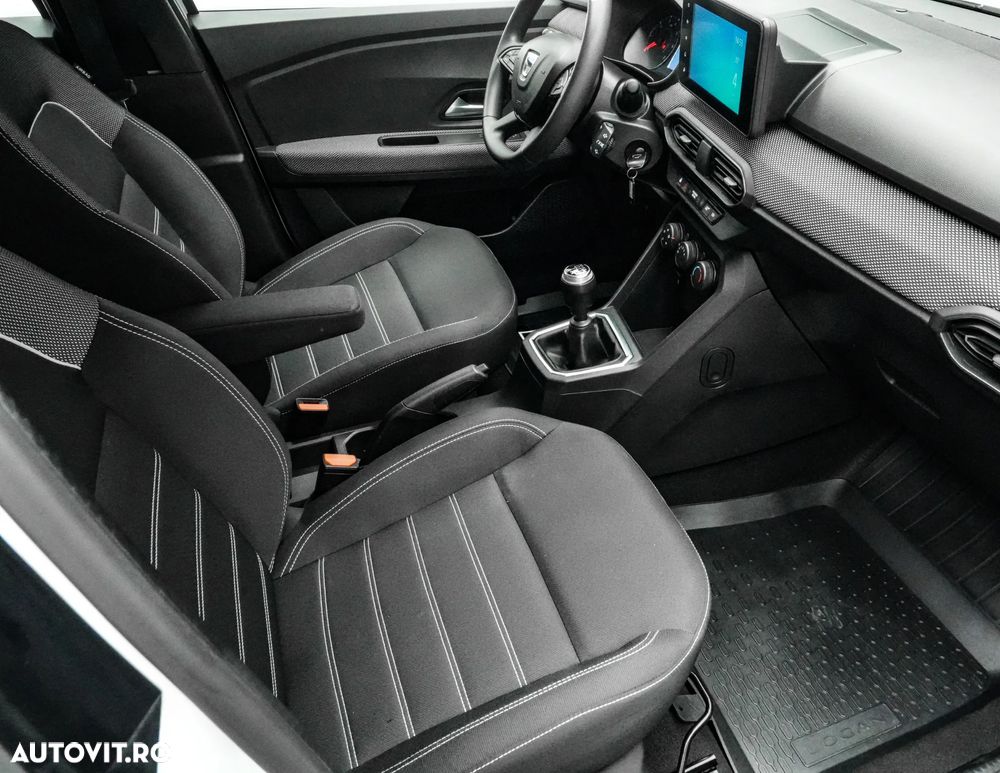 Dacia Logan TCe 90 Essential - 13