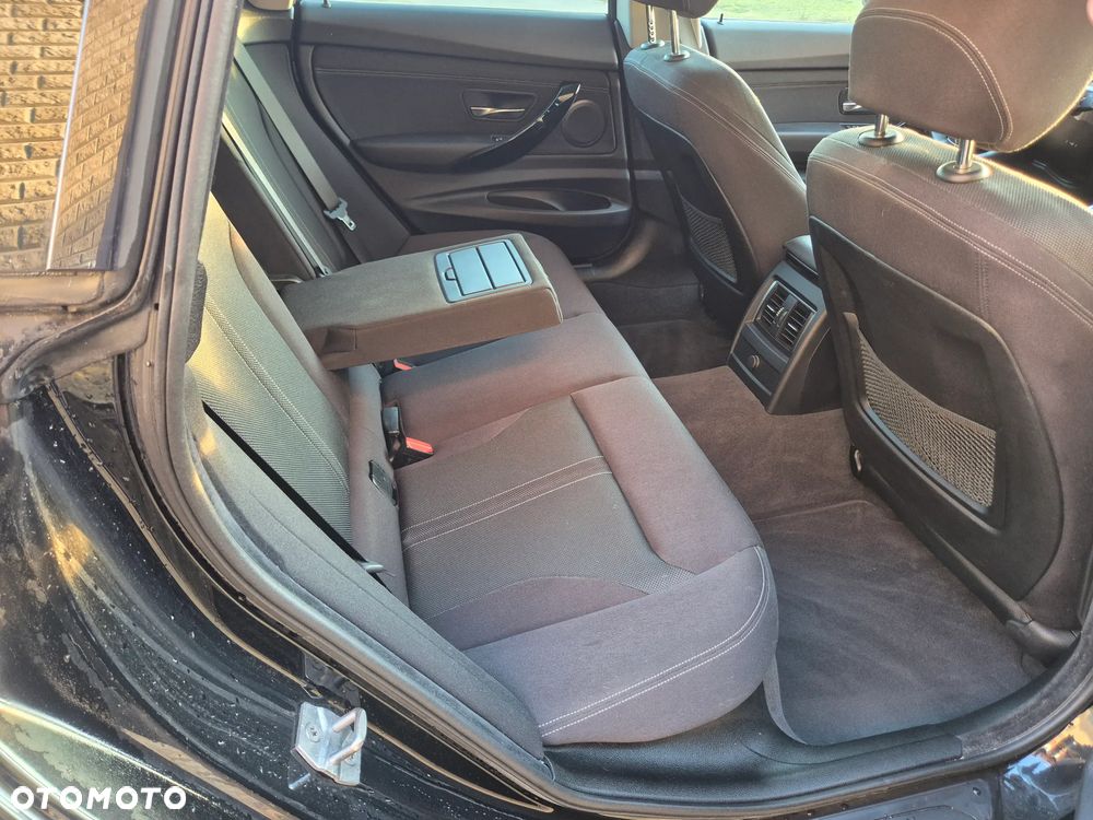 BMW 3GT 320i GPF xDrive - 23