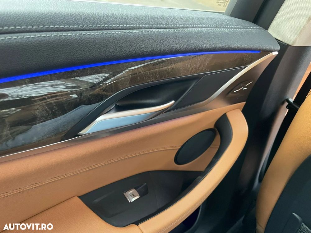 BMW X3 xDrive20i AT xLine - 4