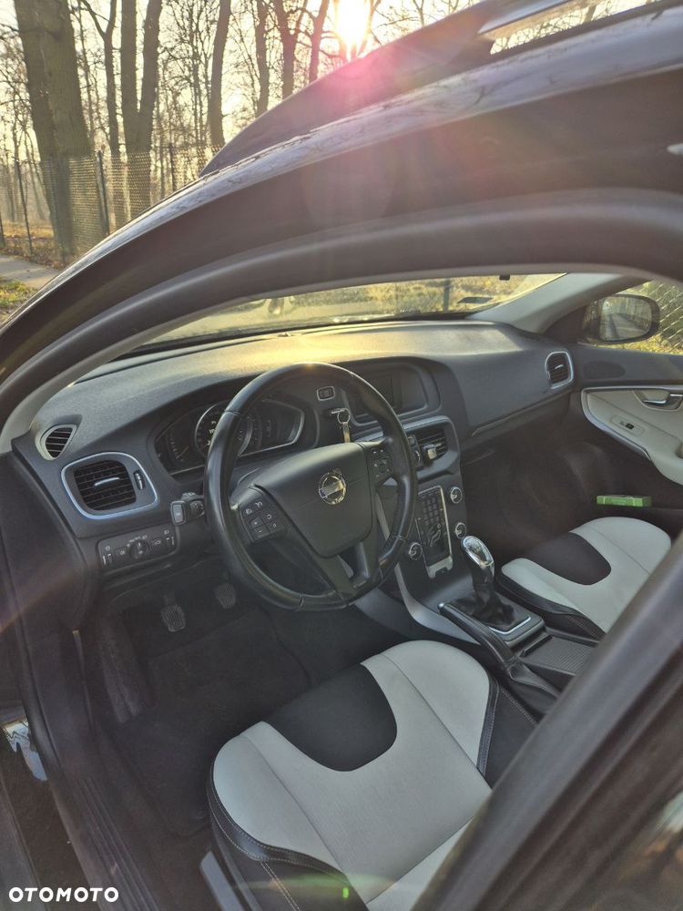 Volvo V40 D2 Base - 14
