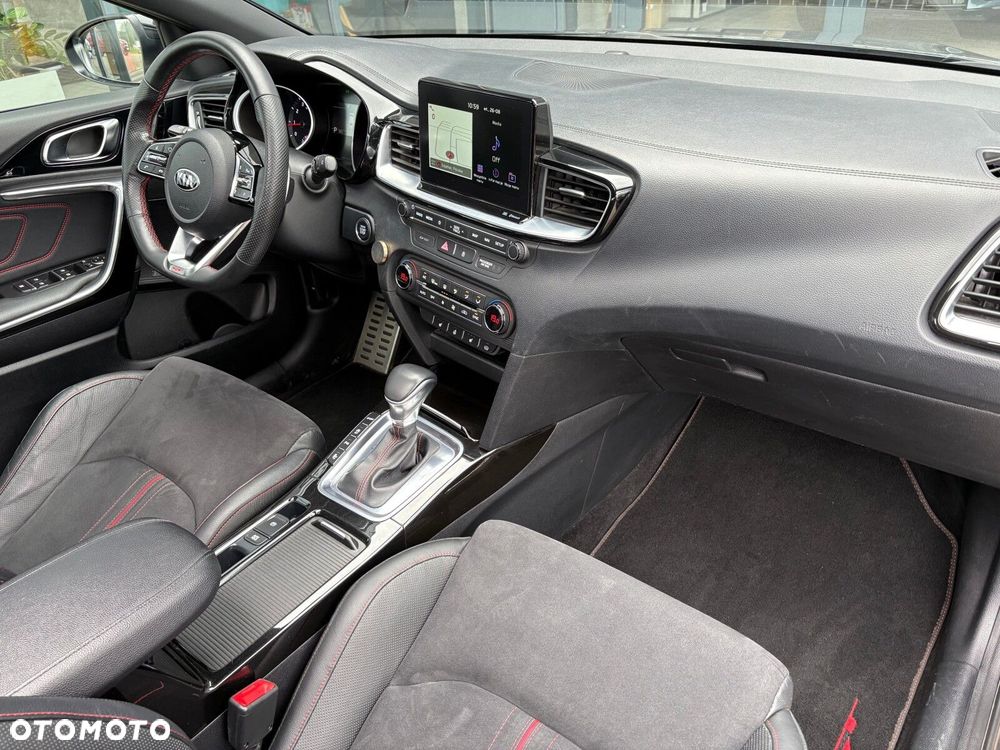 Kia ProCeed 1.6 T-GDI GT DCT - 16