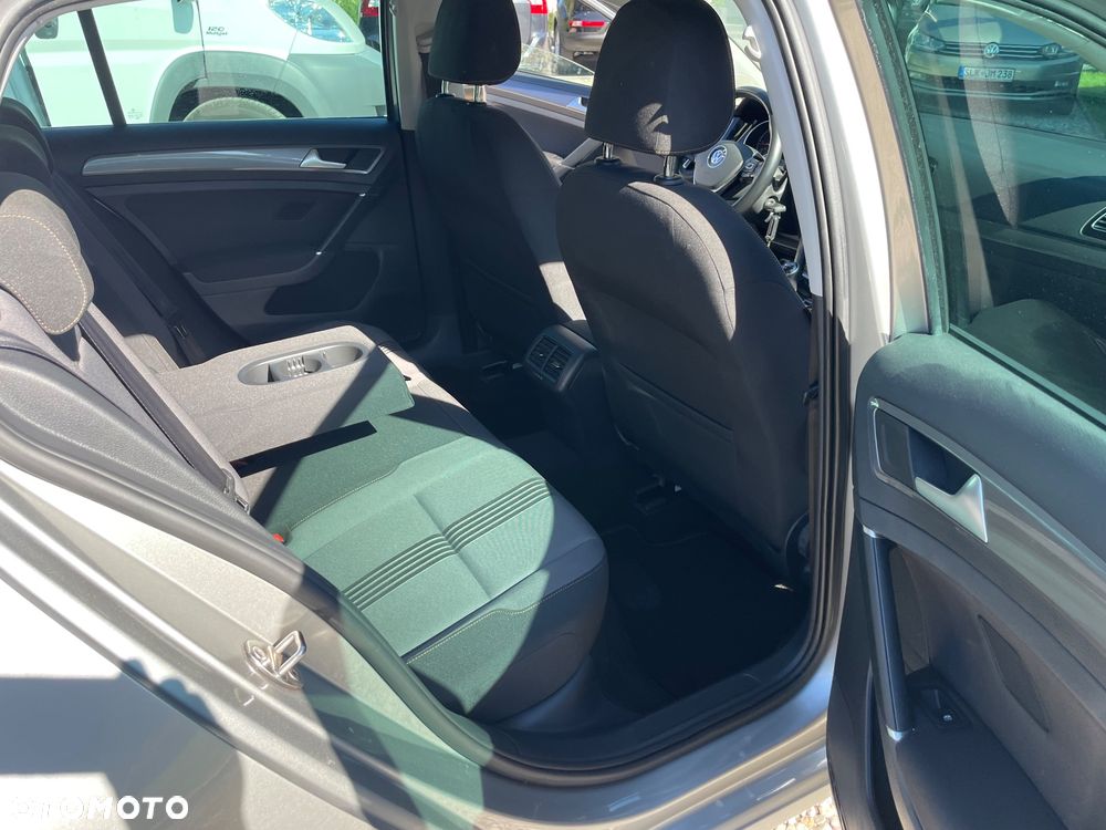 Volkswagen Golf - 9