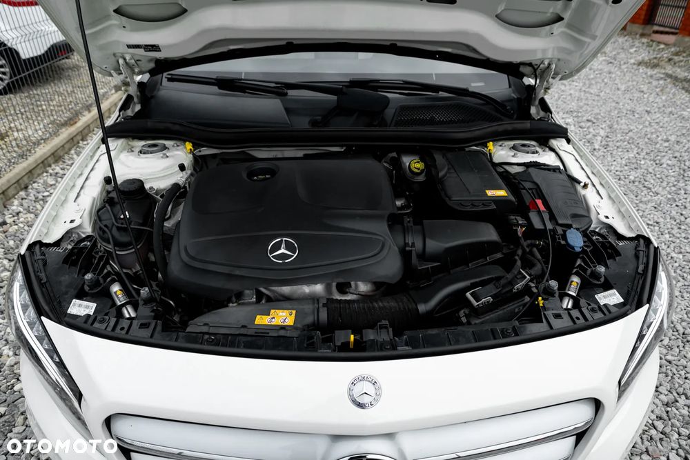 Mercedes-Benz GLA 250 4Matic 7G-DCT Activity Edition - 39