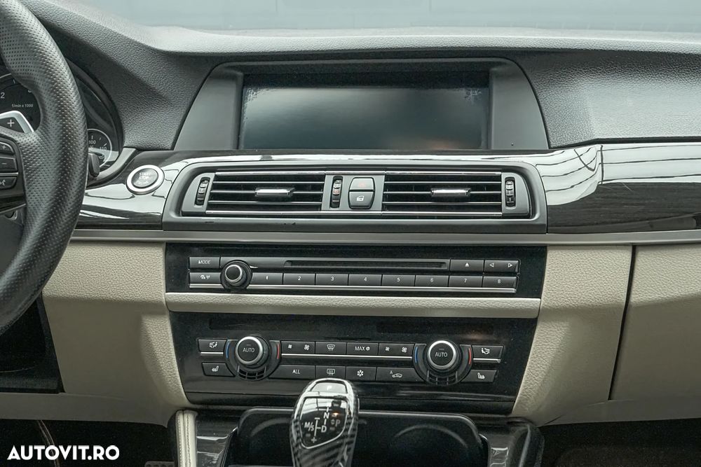 BMW Seria 5 525d Sport-Aut. - 19