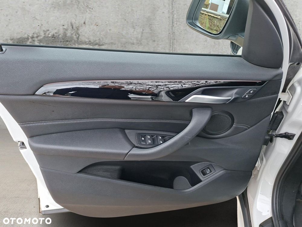 BMW X1 xDrive18d Sport Line - 14