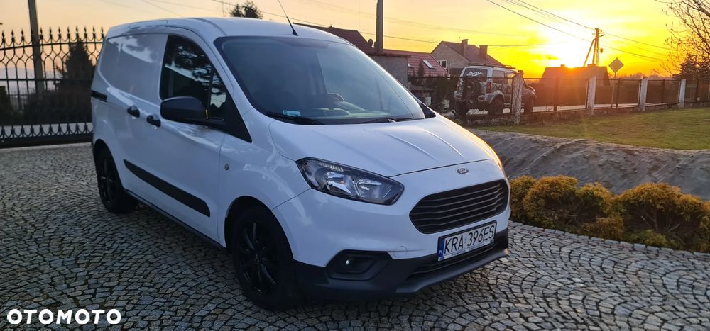 Ford Transit Courier - 2