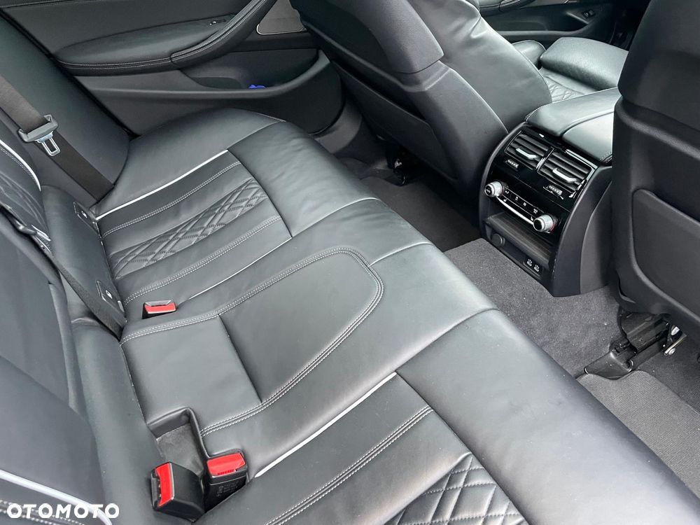 BMW Seria 5 540d xDrive - 11