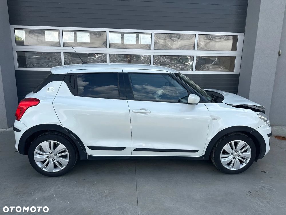 Suzuki Swift 1.2 Premium Plus - 3