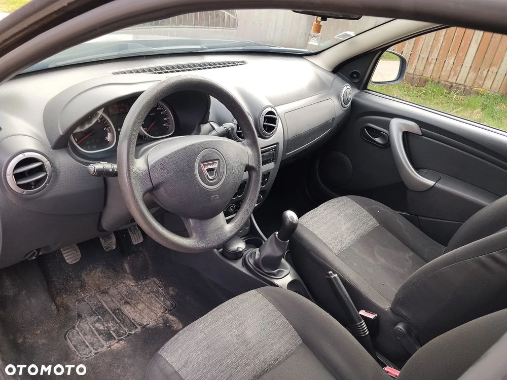 Dacia Duster SCe 115 4x2 Celebration - 11