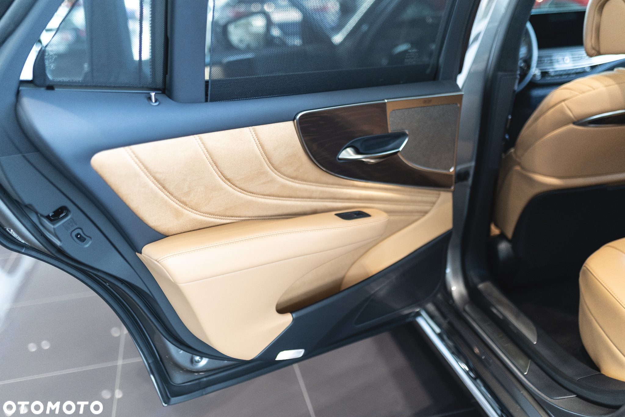 Lexus LS 500h Prestige AWD - 22