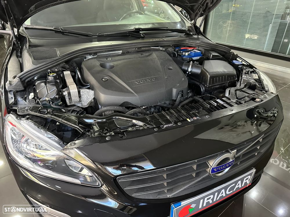 Volvo V60 2.0 D2 Momentum Drive - 2