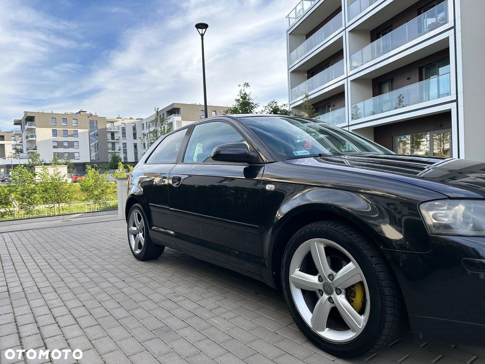 Audi A3 3-drzwiowe 2.0 FSI Attraction Tiptronic - 5
