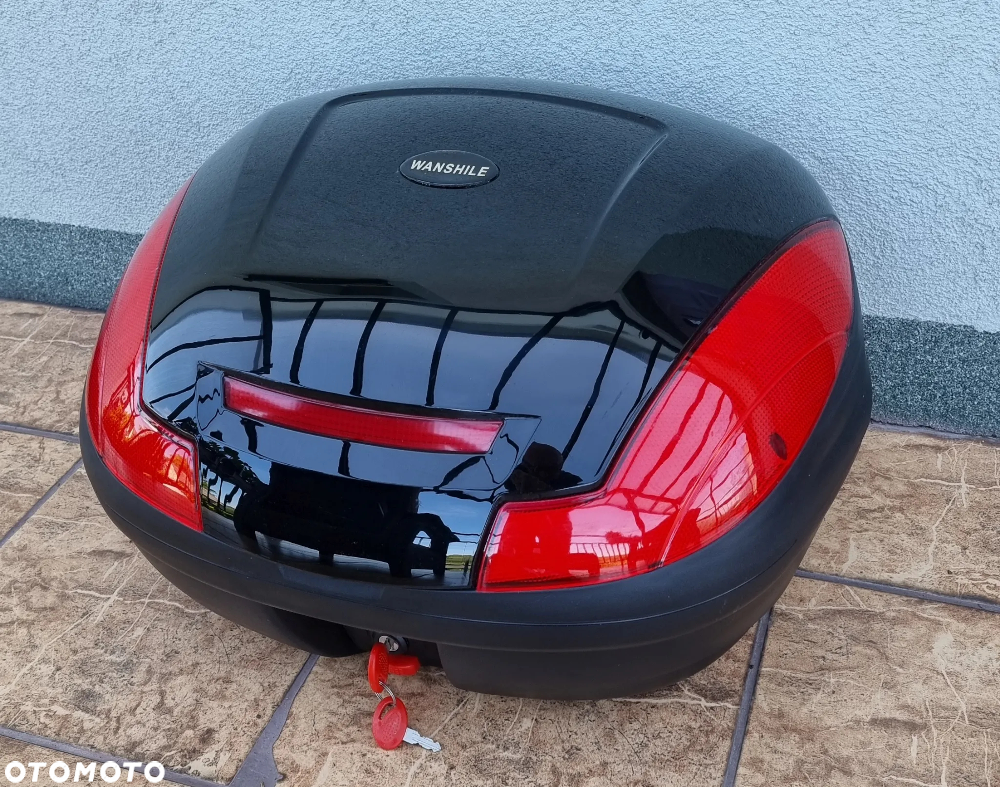 Suzuki GSR - 8