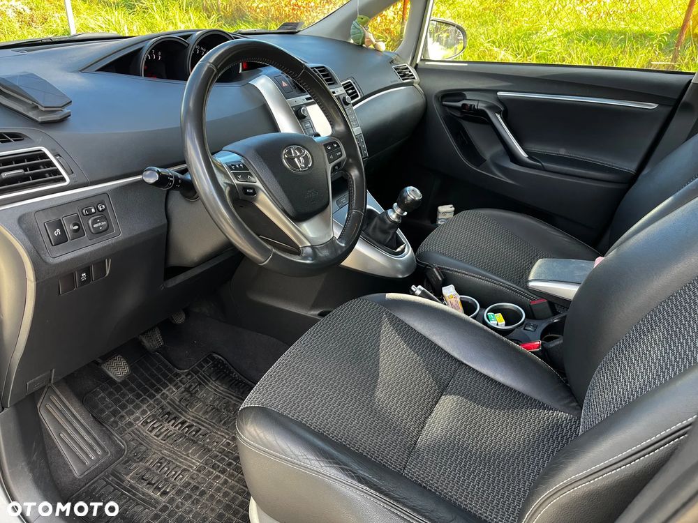 Toyota Verso 1.8 Prestige 7os - 5