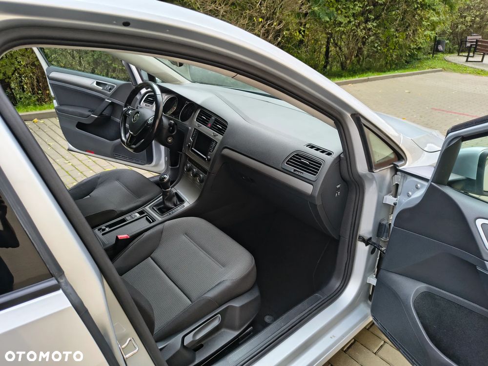 Volkswagen Golf 1.6 TDI BlueMotion Comfortline - 19