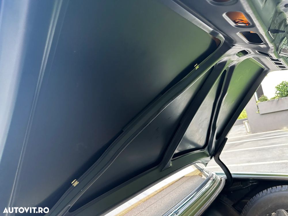 Mercedes-Benz W115 - 12