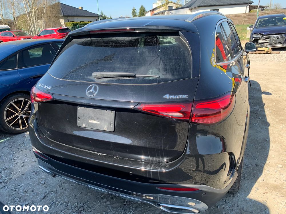 Mercedes-Benz GLC 300 4Matic 9G-TRONIC Avantgarde Advanced - 8
