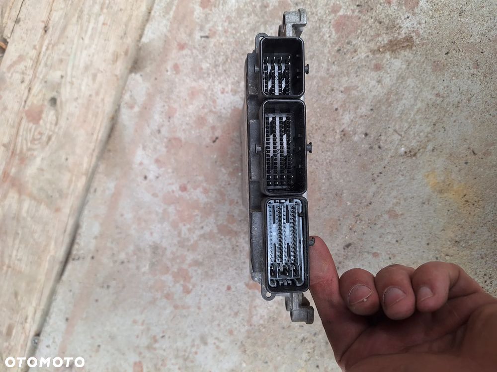 renault clio  1.5 DCI komputer sterownik 0281032811   (51/7) - 5