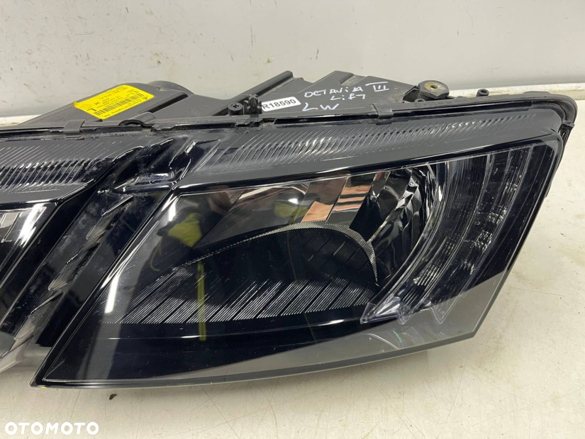 Lampa reflektor Skoda Octavia III LIFT 16-20r. lewa przednia na żarówkę H7 DRL LED 5e1941015c - 9