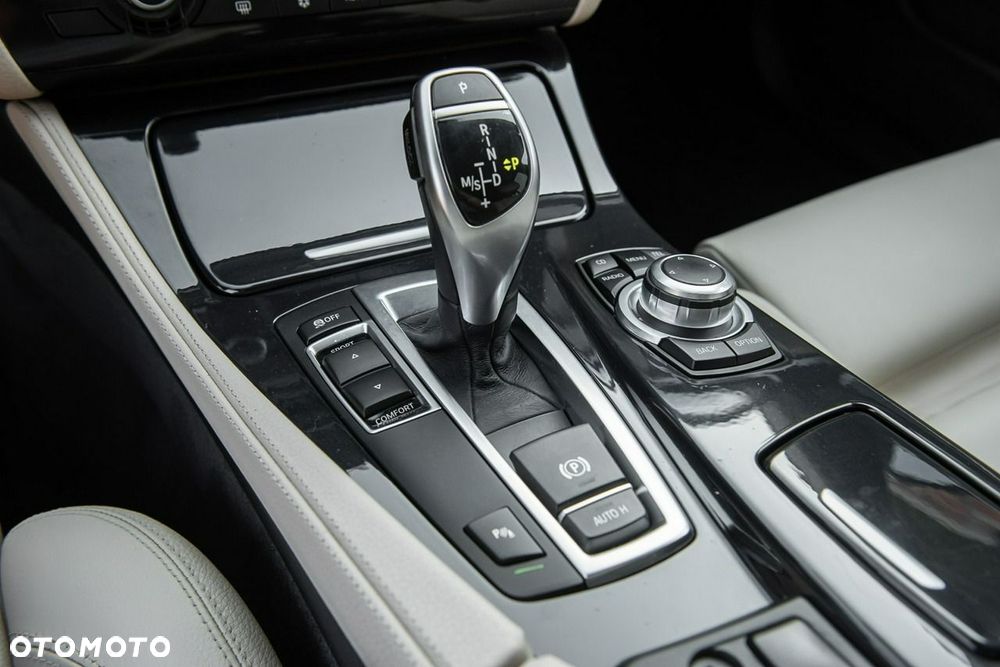 BMW Seria 5 520d Luxury Line - 24