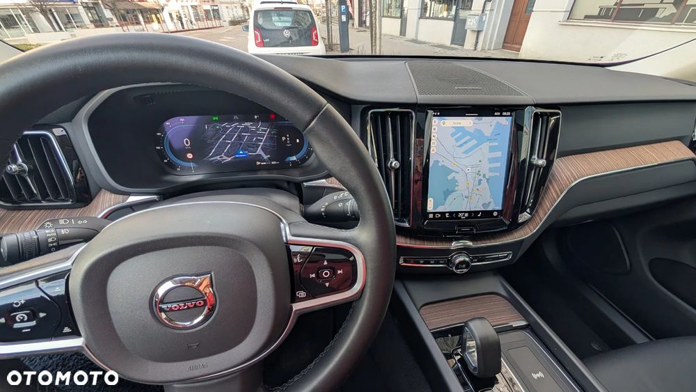 Volvo XC 60 B5 B AWD Plus Bright - 18