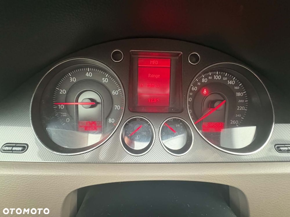 Volkswagen Passat 2.0 FSI 4Mot Highline - 12