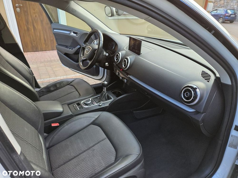 Audi A3 Sportback - 15