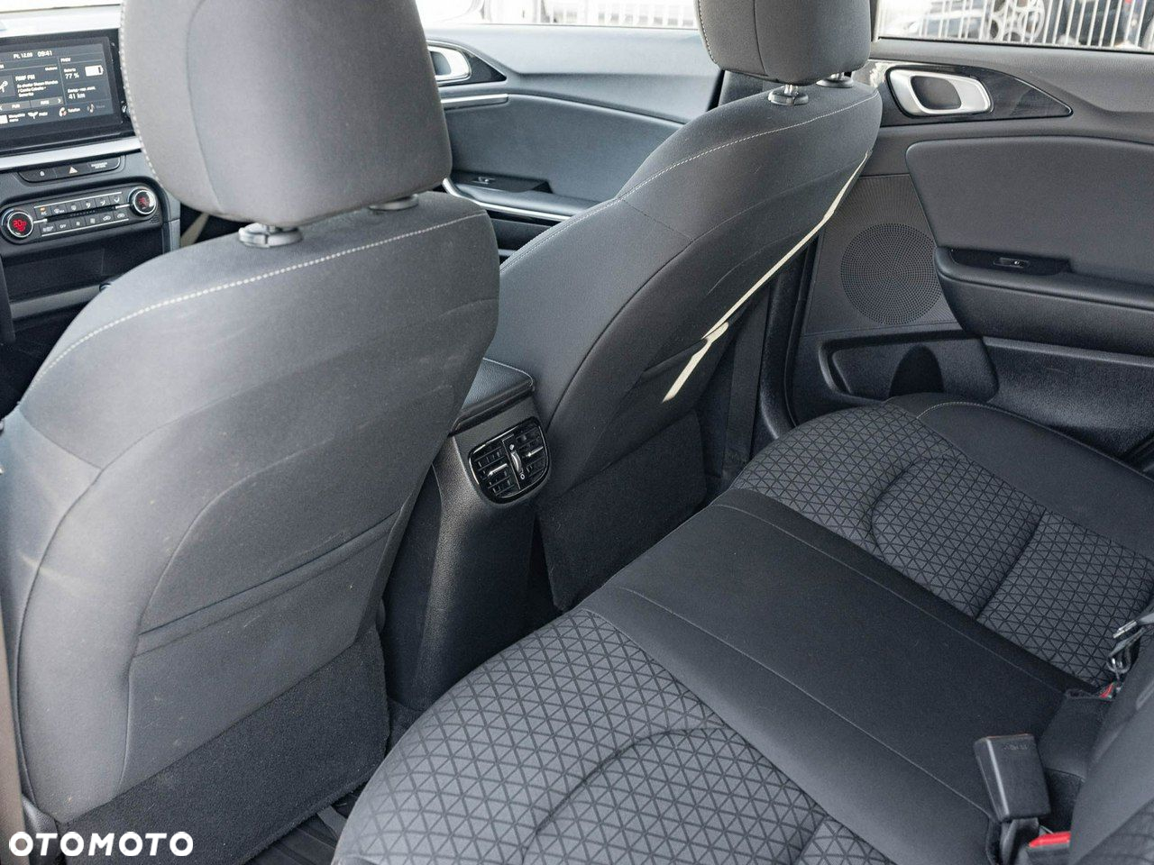 Kia Ceed - 25