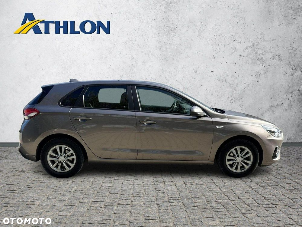 Hyundai i30 1.5 DPI Classic + - 6