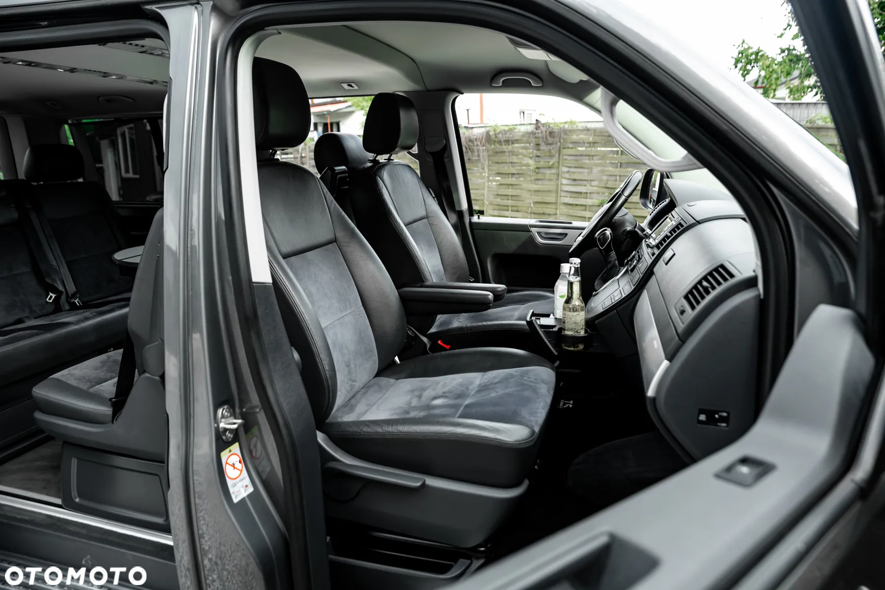 Volkswagen Multivan - 28