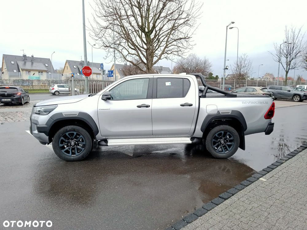 Toyota Hilux 2.8 D-4D Double Cab Invincible 4x4 - 2