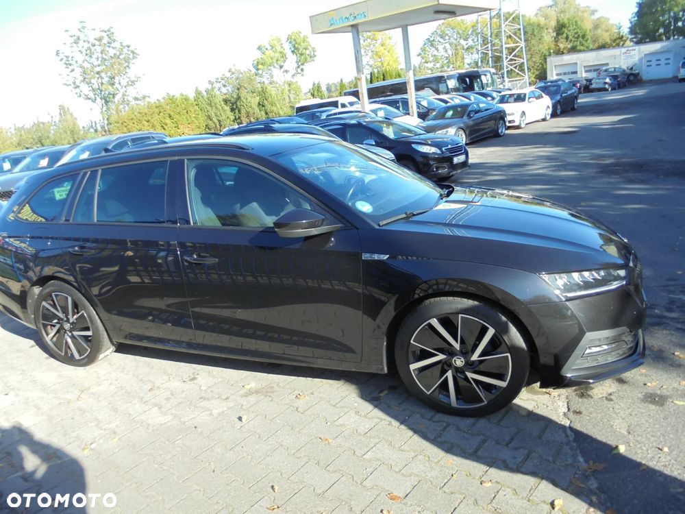 Skoda Octavia 2.0 TDI DSG Sportline - 35