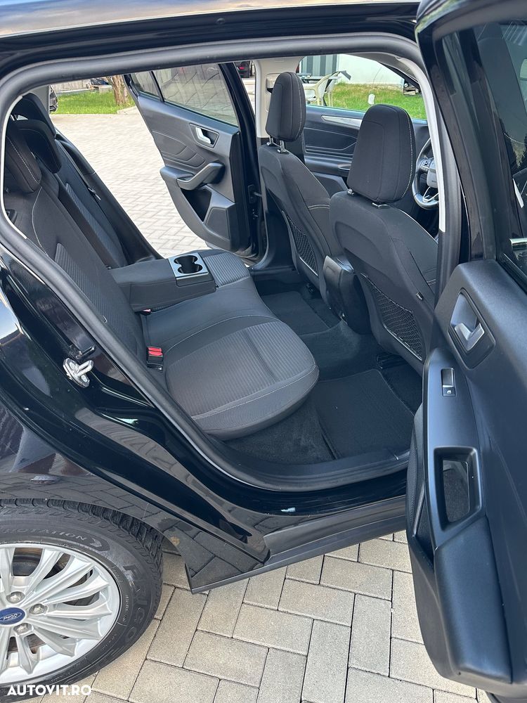 Ford Focus 2.0 EcoBlue Start-Stopp-System TITANIUM X - 17