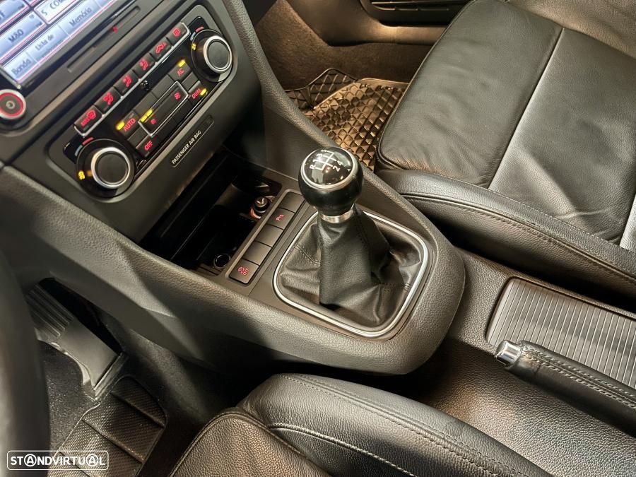 VW Golf 1.6 TDi Highline - 11