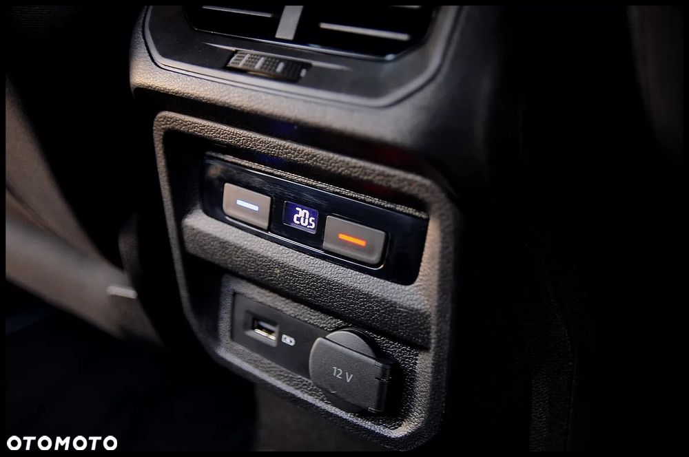 Volkswagen Tiguan 2.0 TDI SCR DSG R-Line - 33