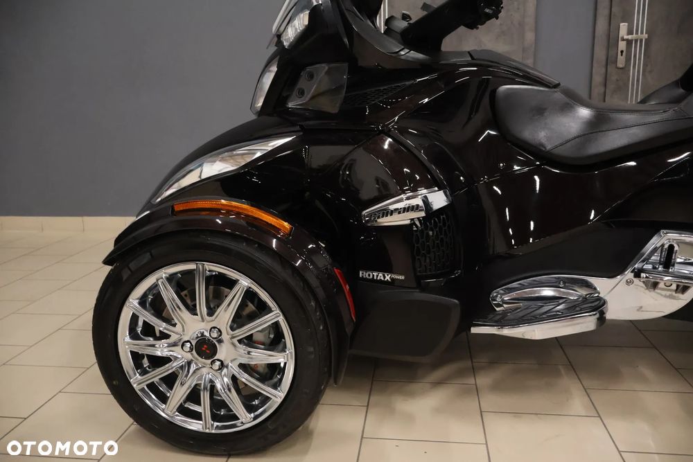 Can-Am Spyder - 9