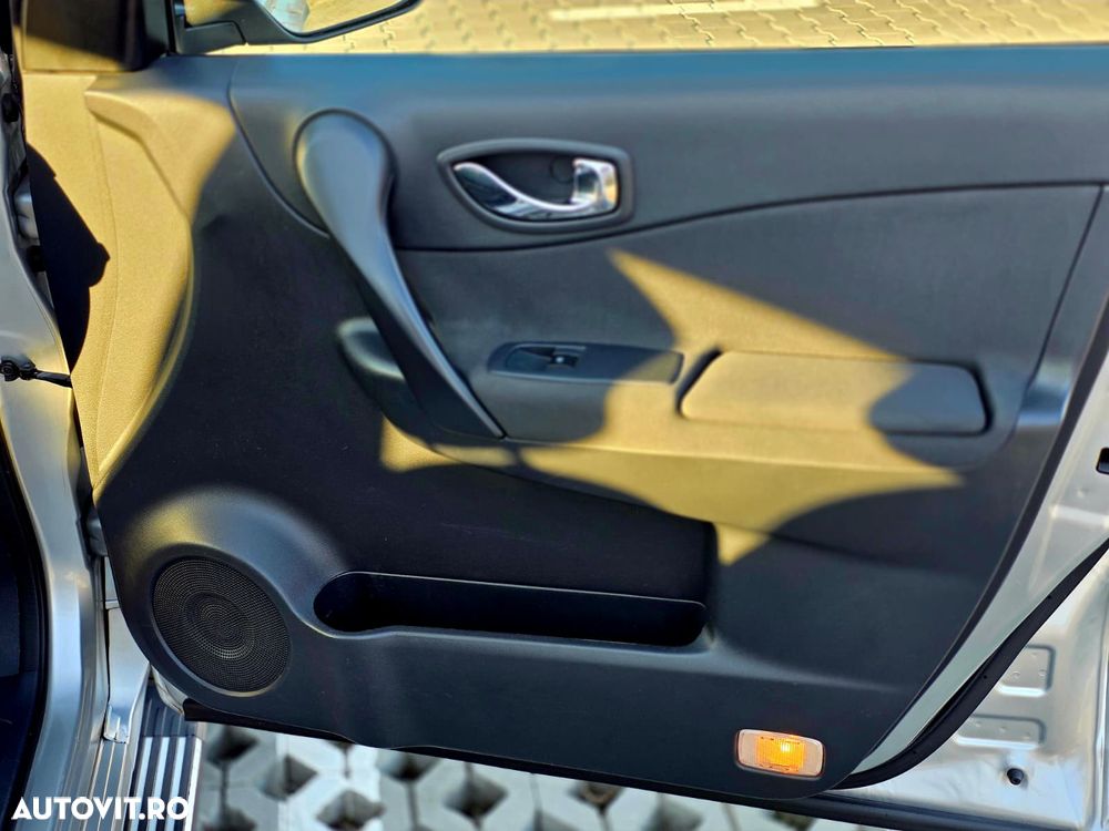 Renault Koleos 2.0 dCI FAP 4x4 Dynamique - 9