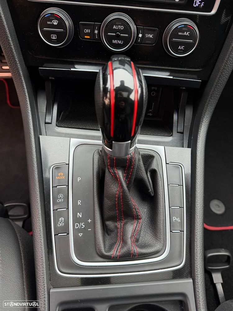 VW Golf 2.0 TSi GTi DSG Performance - 24