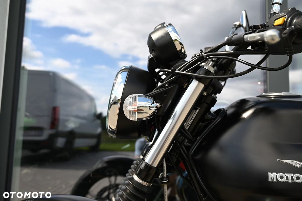 Moto Guzzi V7 - 21