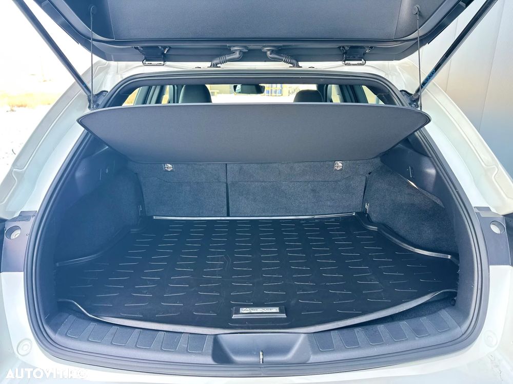 Lexus UX 250h Business Edition - 18