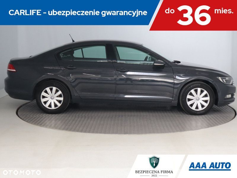Volkswagen Passat - 8