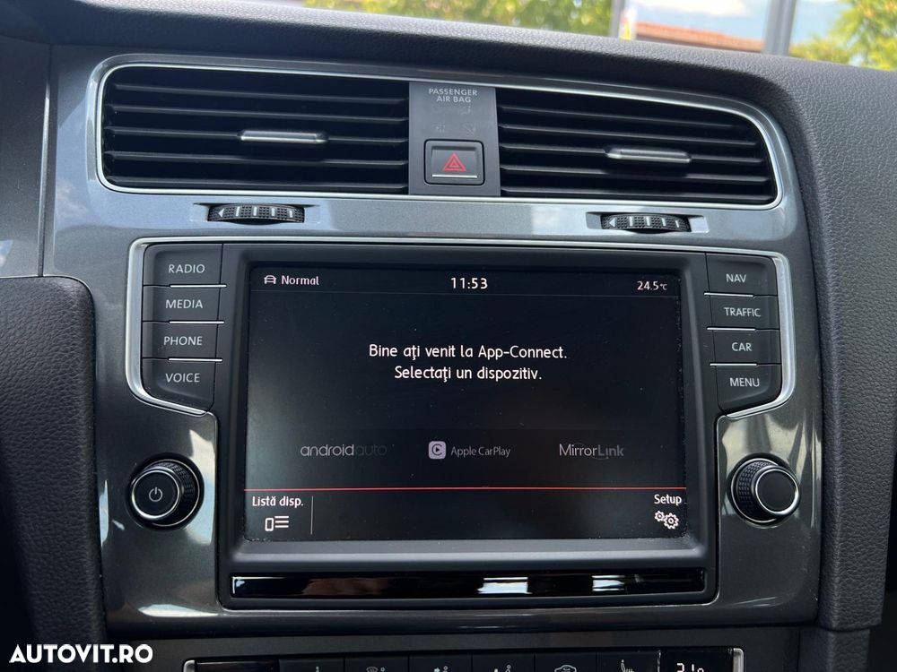Volkswagen Golf - 25