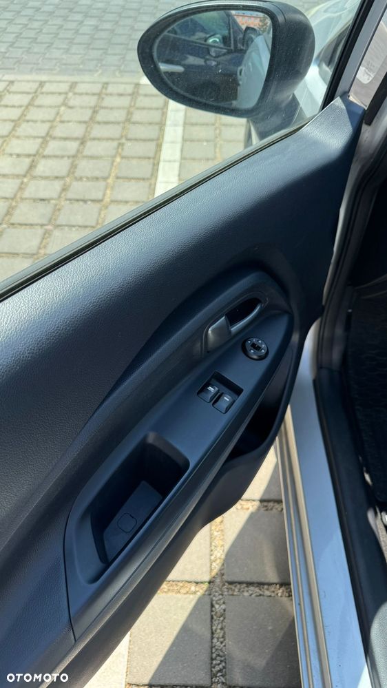 Kia Rio - 9