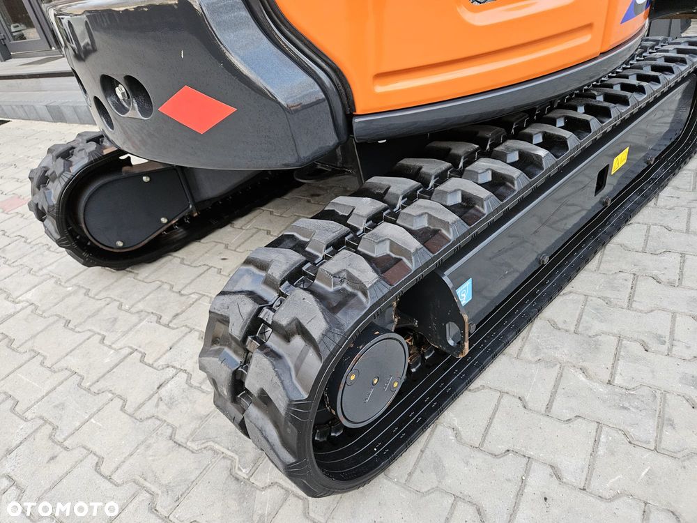 Hitachi DEMO , 229 godzin 2025 rok . ZX33U-6 ZX33 ZX33-6 ZX26 ZX 33 U - 6 | 2025 | DEMO Wersja | 229 mth | MINIKOPARKA - 23