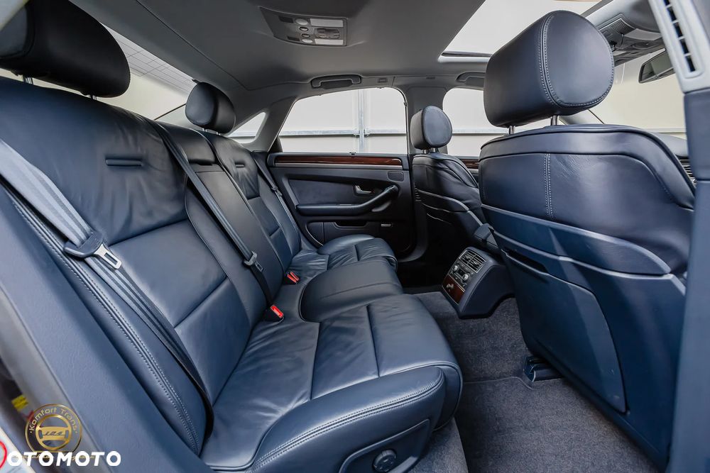 Audi A8 4.2 Quattro - 34