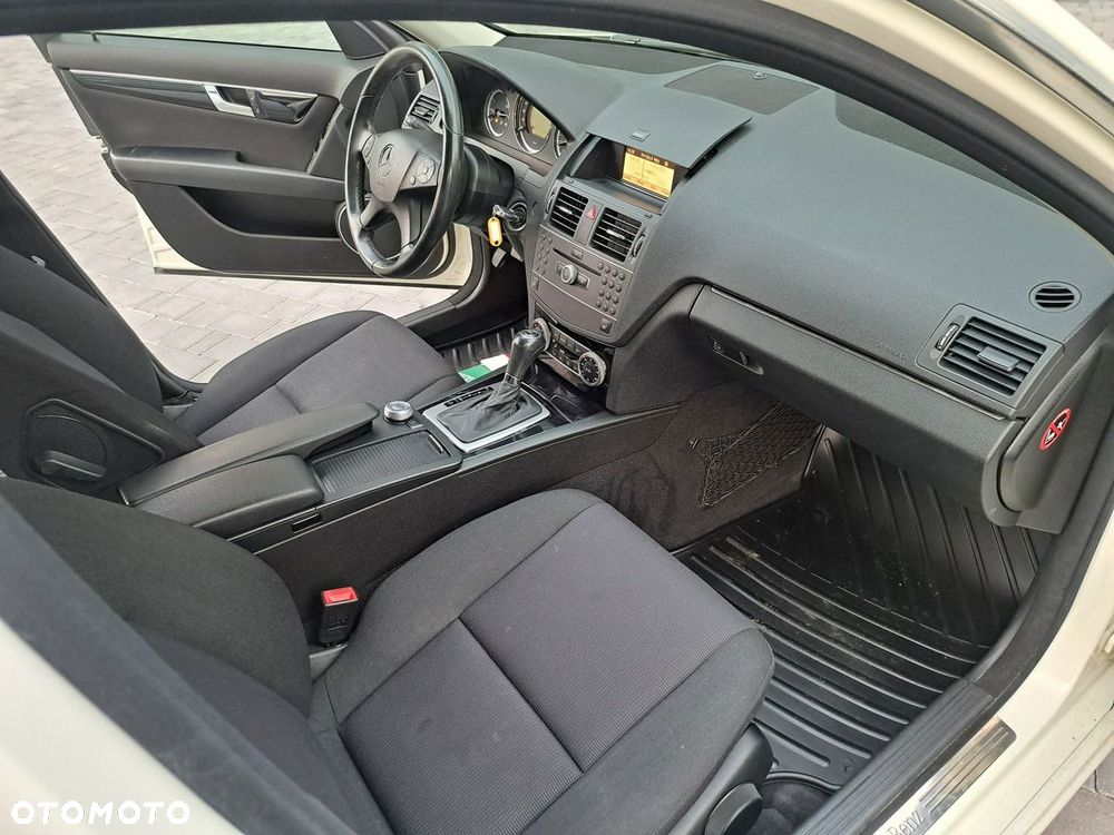 Mercedes-Benz Klasa C 180 BlueEFFICIENCY 7G-TRONIC - 17
