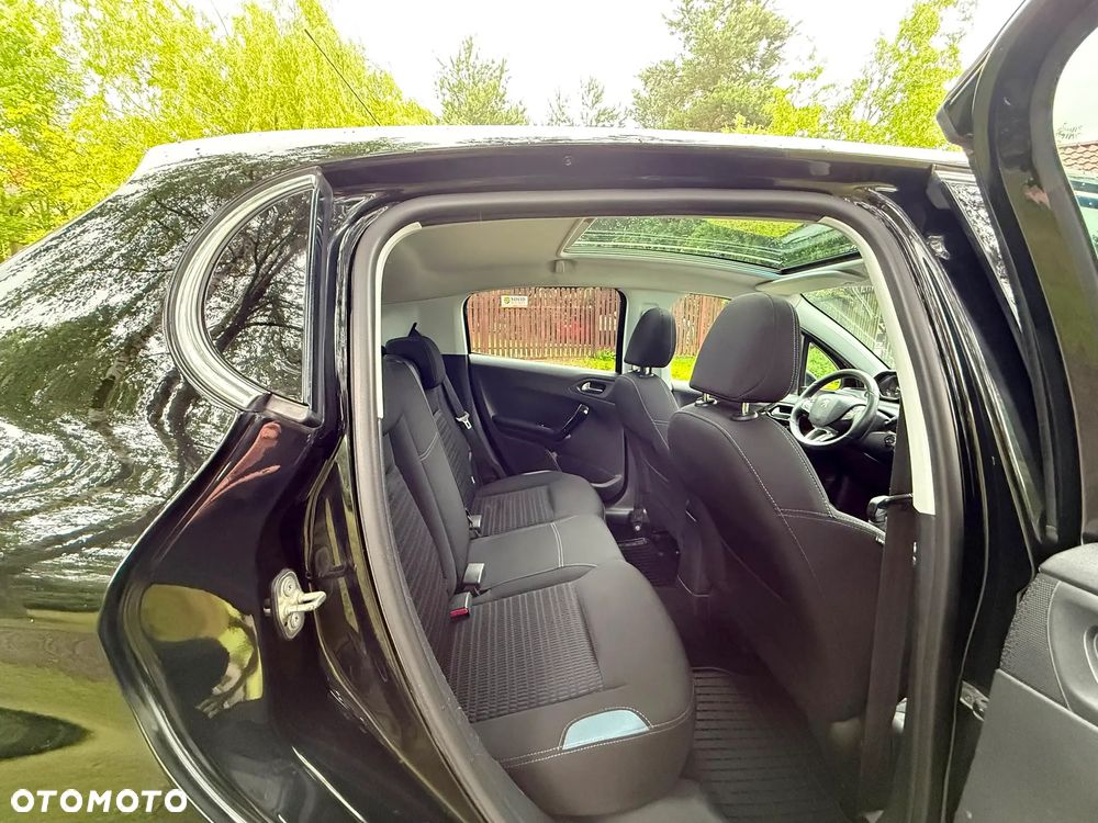 Peugeot 208 1.6 e-HDi Allure STT - 27