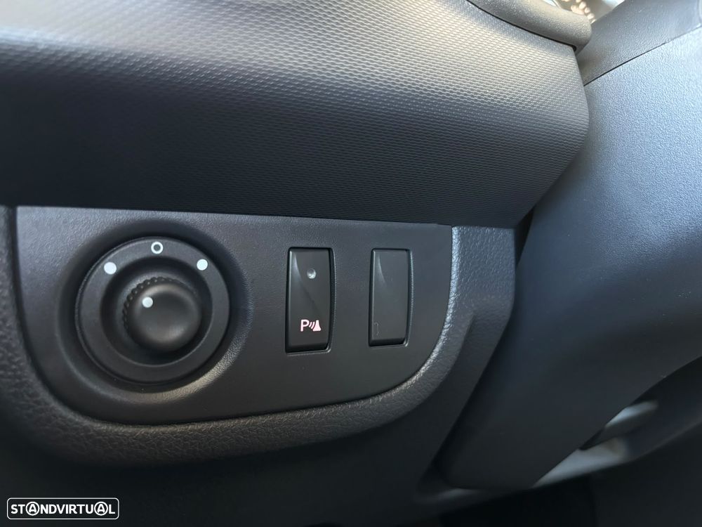 Dacia Sandero - 8